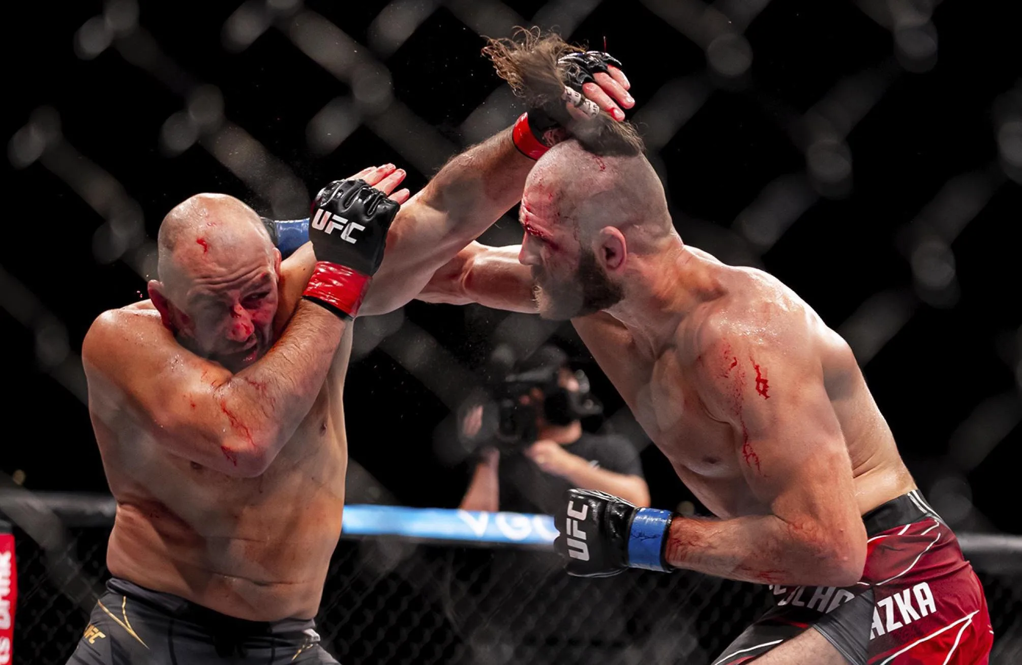 Jiří Procházka se v rámci UFC 300 vrátí do ringu!
